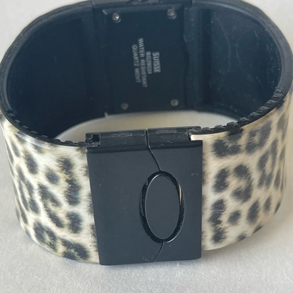 Suisse Watch Leopard Print Wide Band - Picture 2 of 5